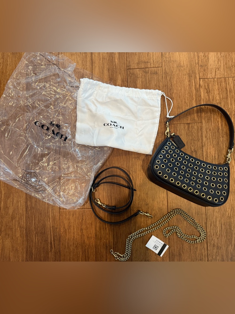 NWOT COACH Teri Grommet Shoulder Bag with bonus straps